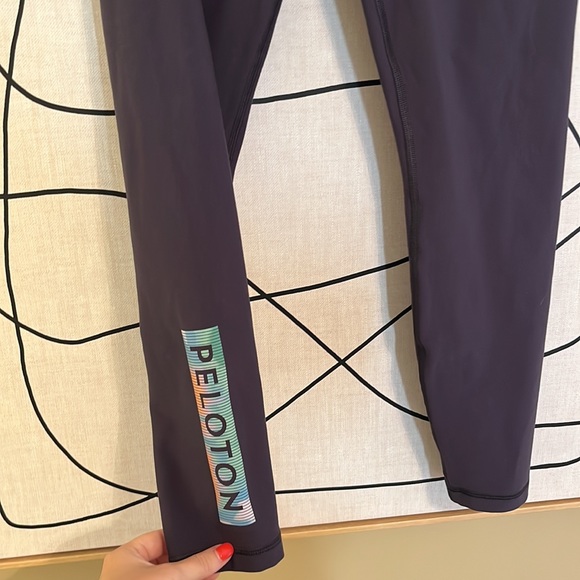 Peloton athletic set - Picture 9 of 10